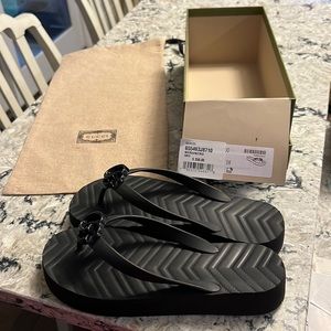 Authentic Gucci Chevron Logo Thong sandal. Size 38